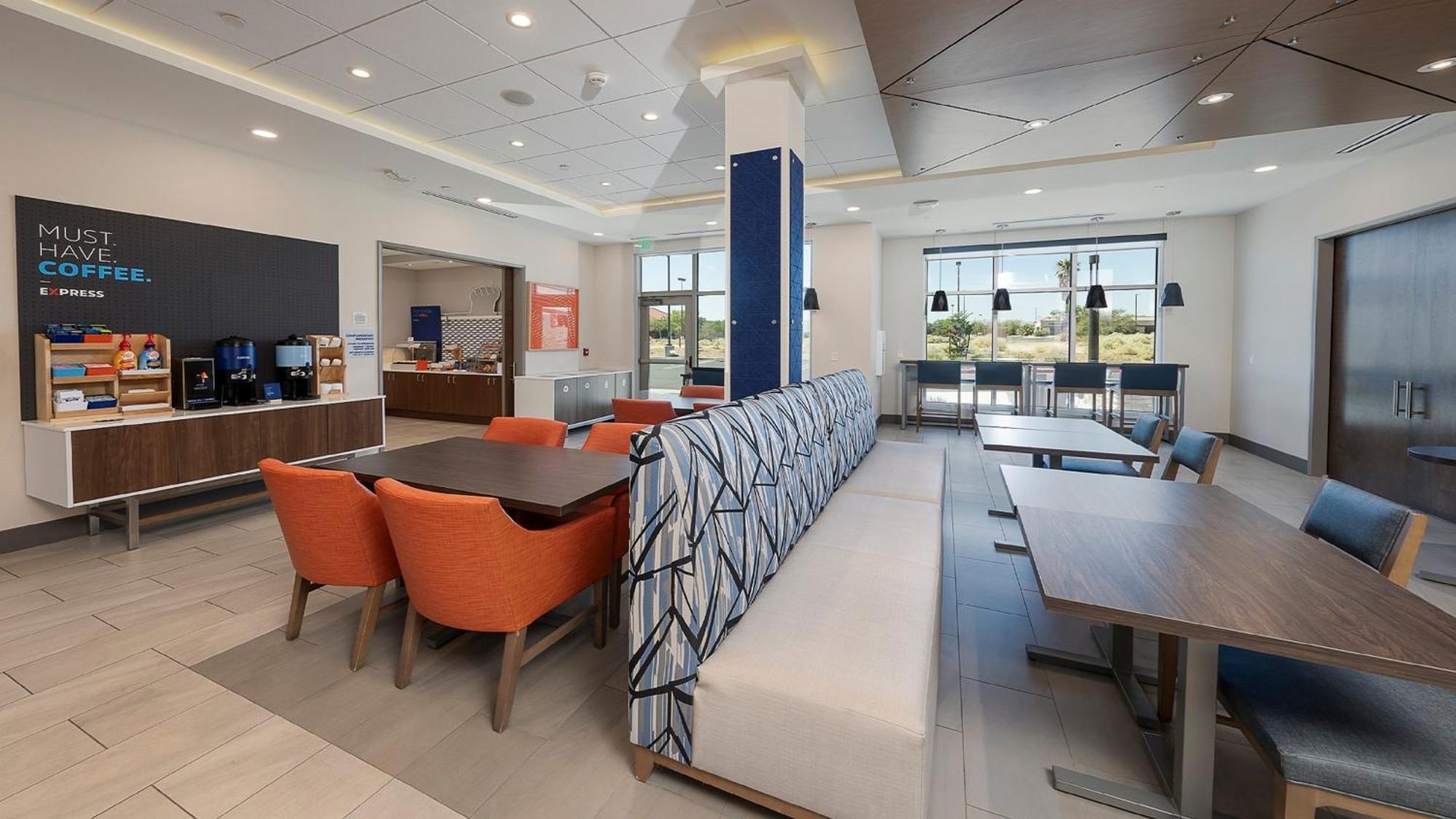 Holiday Inn Express & Suites Ridgecrest - China Lake By Ihg Eksteriør bilde