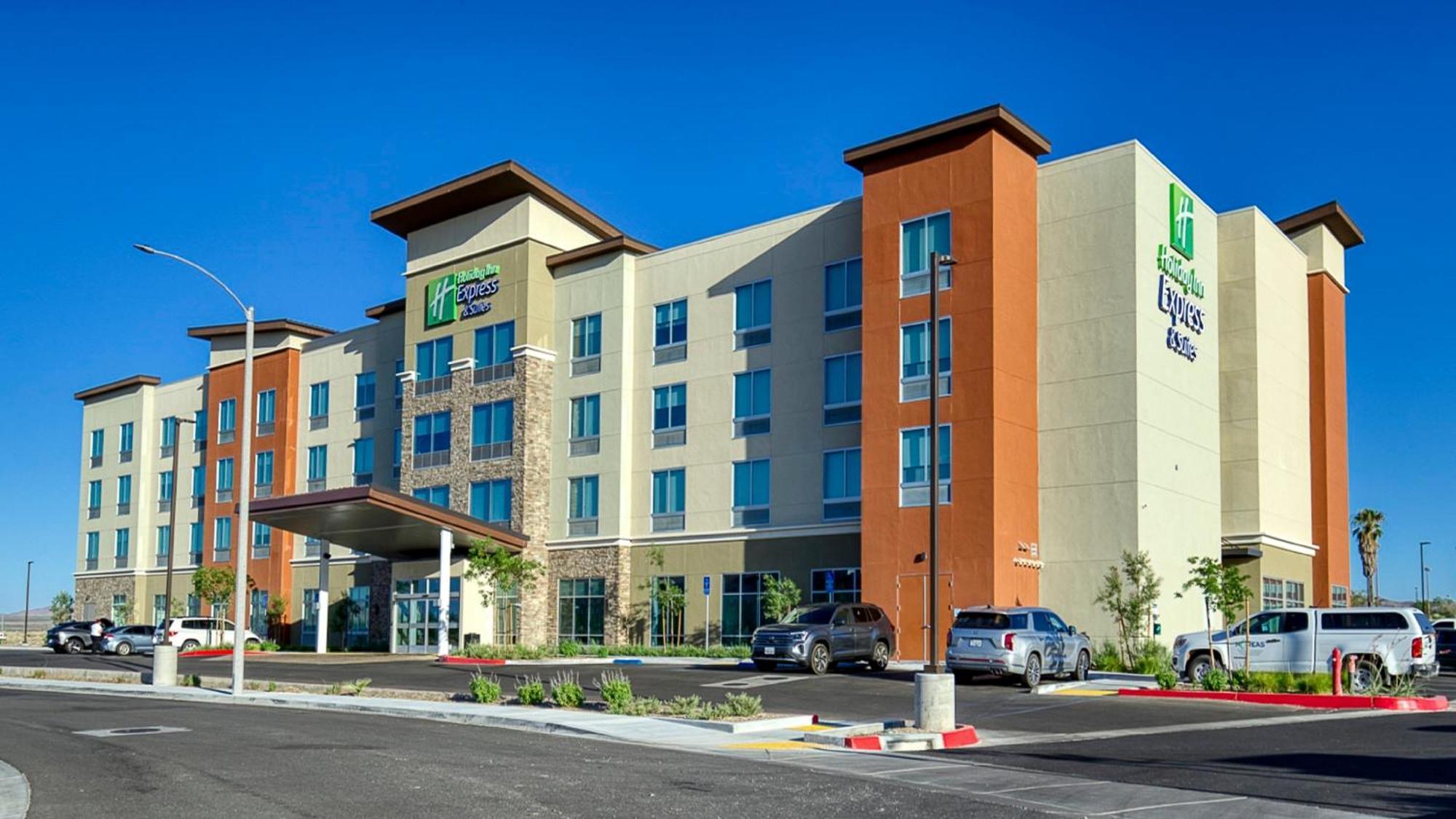 Holiday Inn Express & Suites Ridgecrest - China Lake By Ihg Eksteriør bilde